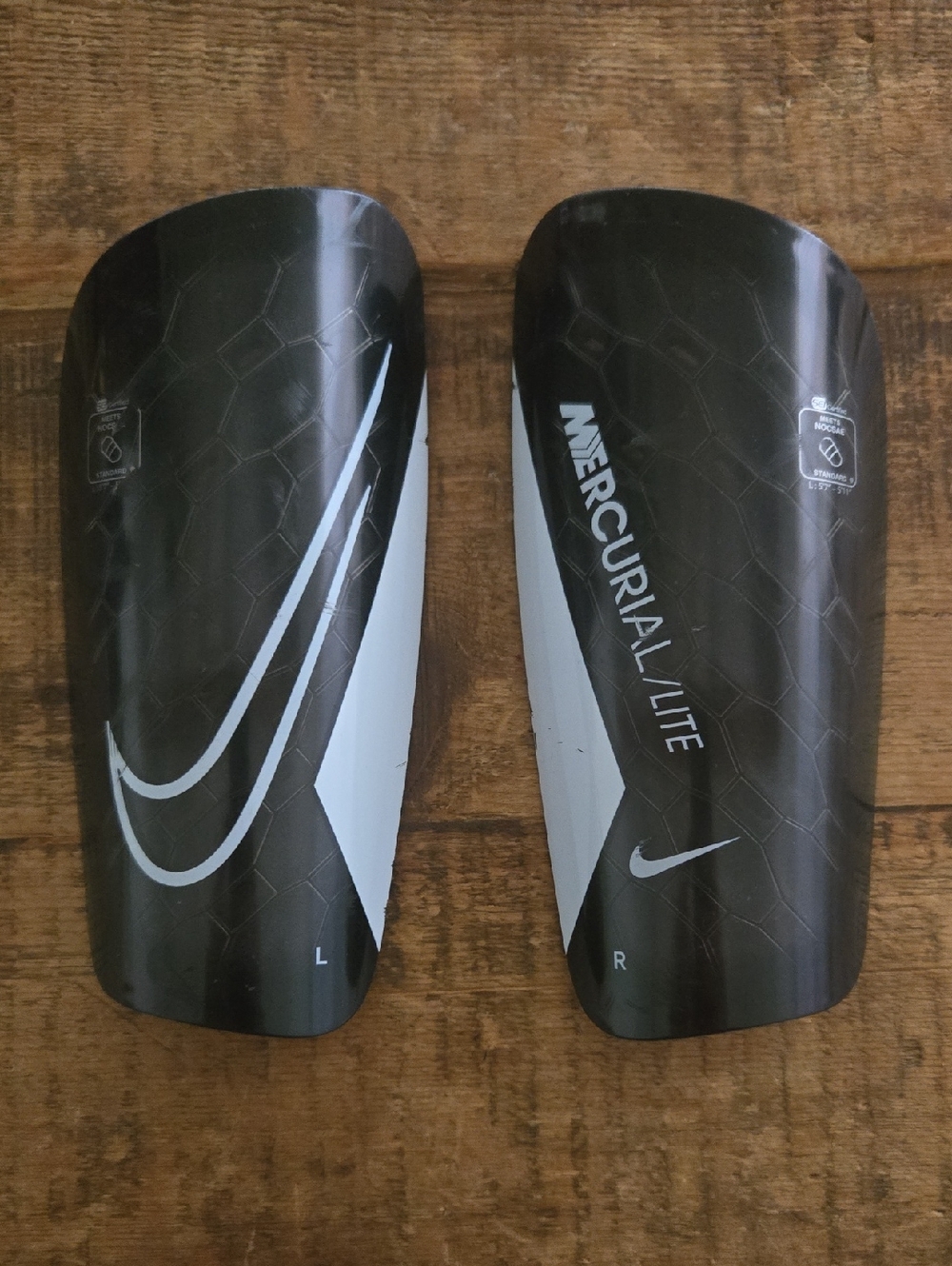 Take 50% Off - Nike Unisex Mercurial Lite Shin Guards W/case